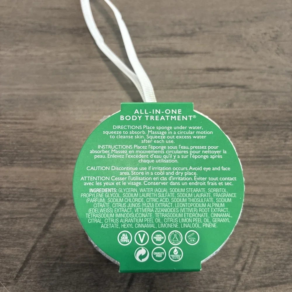 New Spongelle Holiday Ornament Infused Bath Sponge Sweet Ambrosia